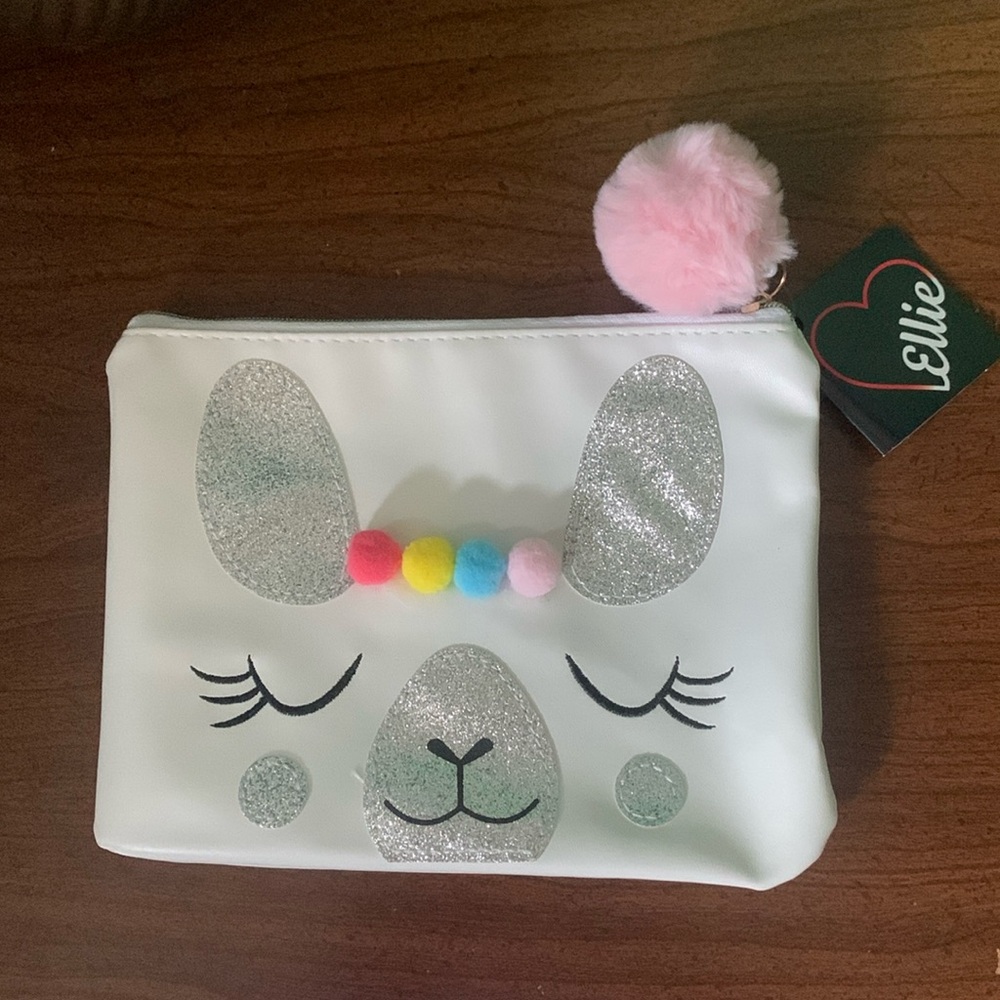 NWT Ellie Llama Makeup Bag